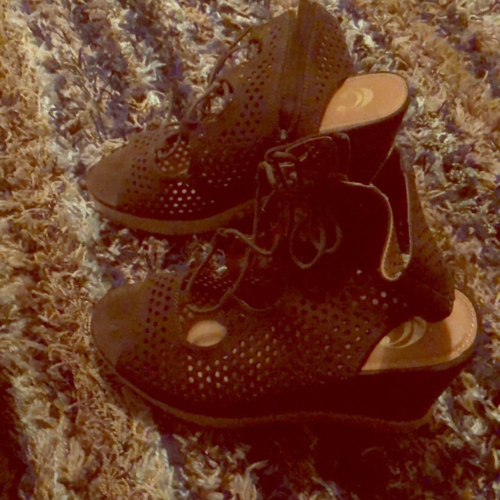 WedgeSandals